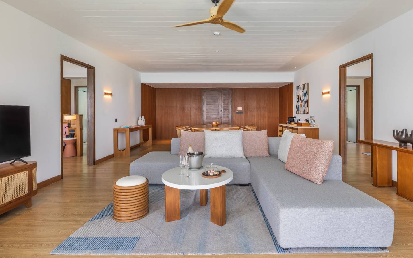 2 Bedroom Party Suite Private Pool_3