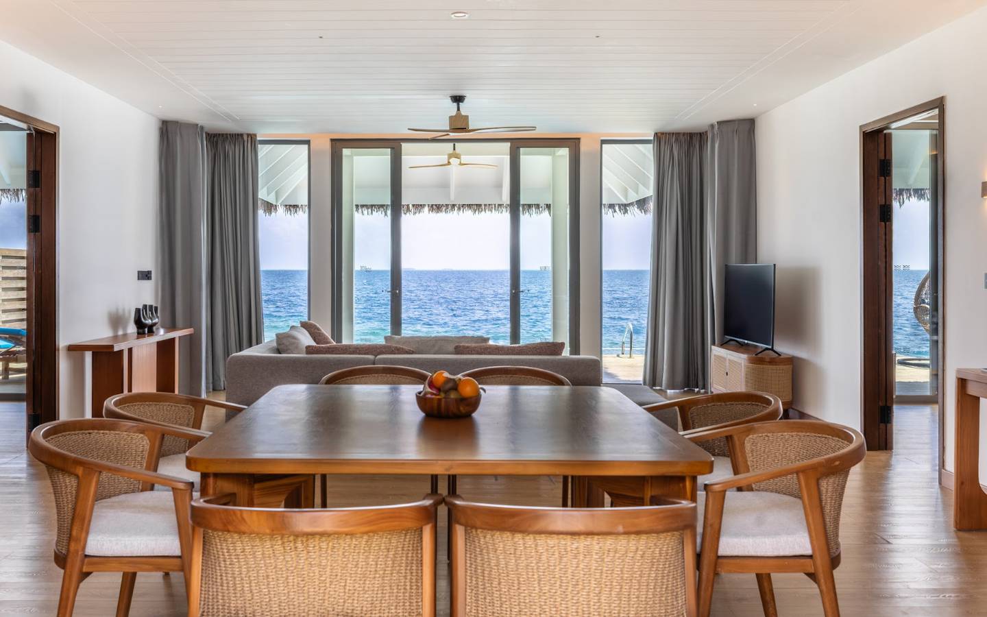 2 Bedroom Party Suite Private Pool_4