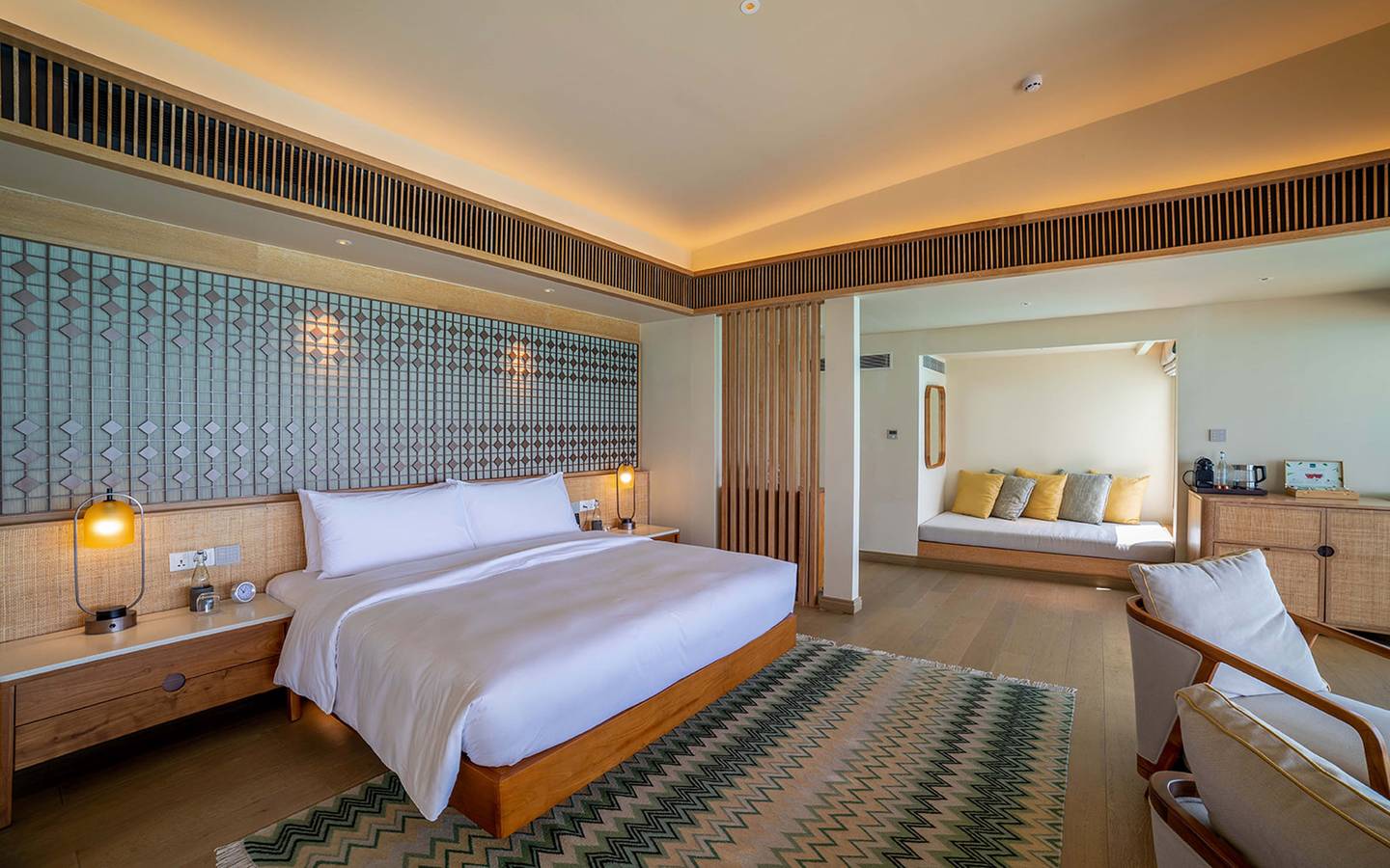 Kuda_Villingili_Sunset_Water_Villa_with_Private_Pool_7