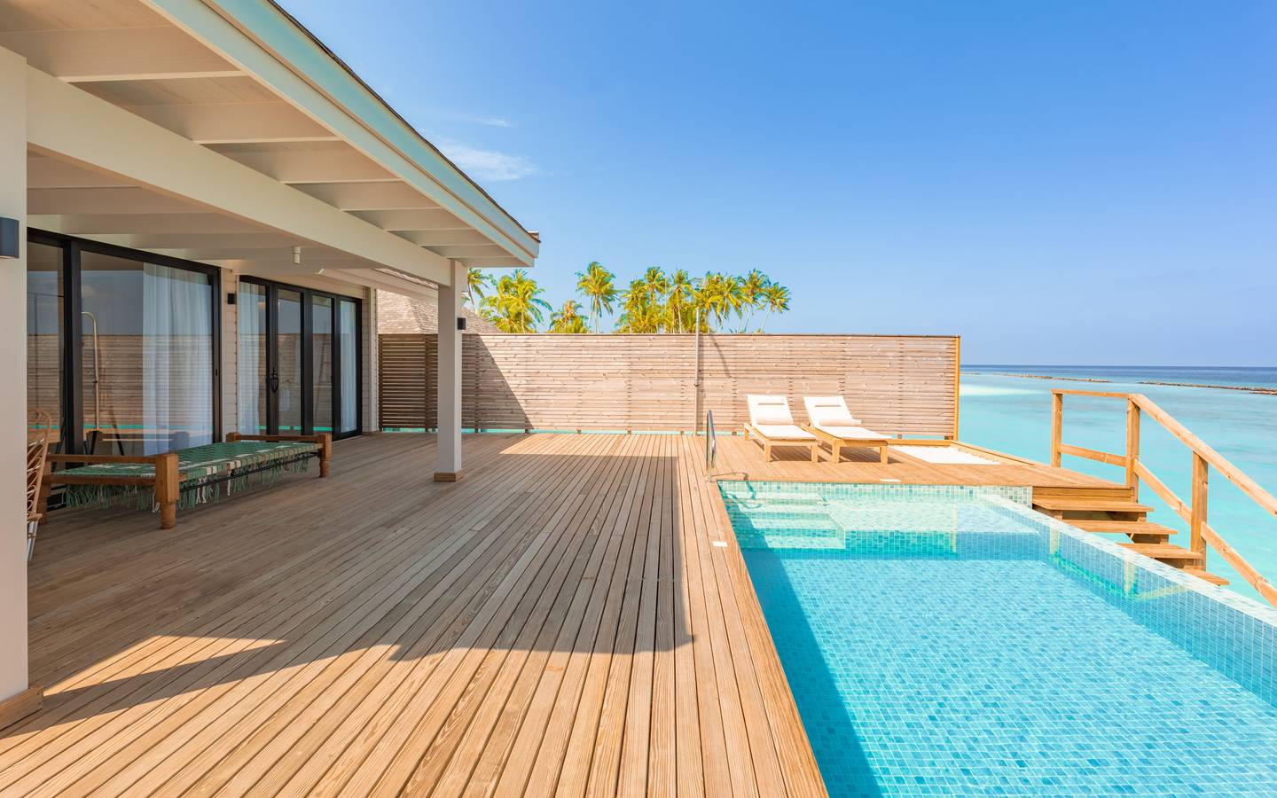 Ananea-Madivaru-Maldives-Water-Pool-Villa-Außenansicht-Pool