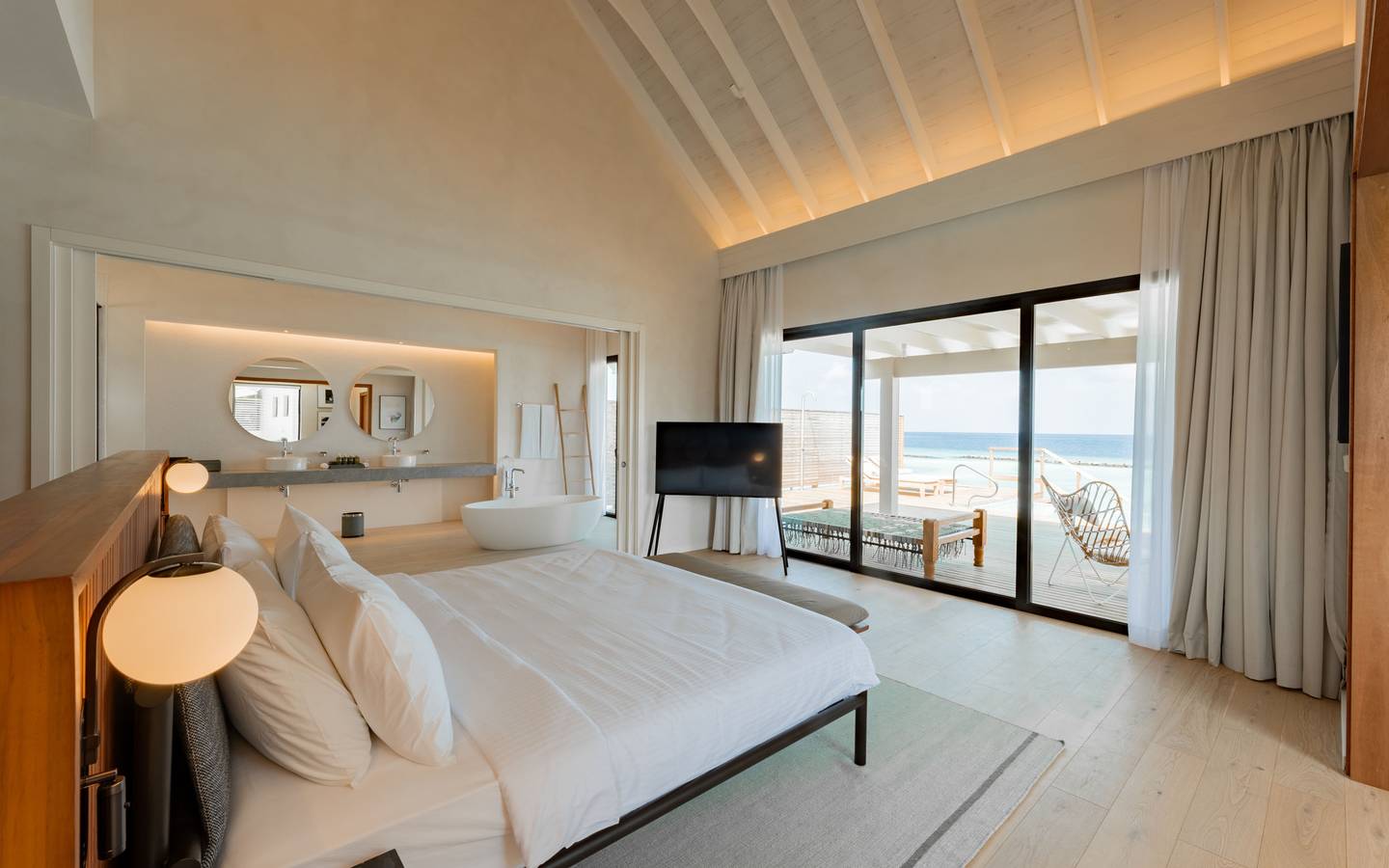 Ananea-Madivaru-Maldives-Water-Pool-Villa-Interior-9