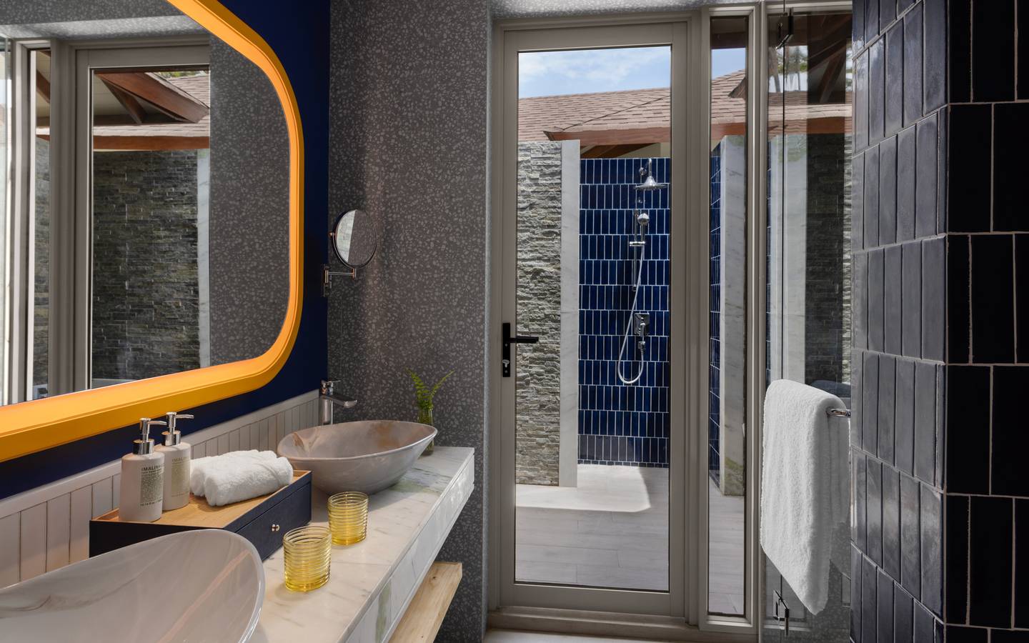 Avani_Beach_Villa_extra_Bathroom