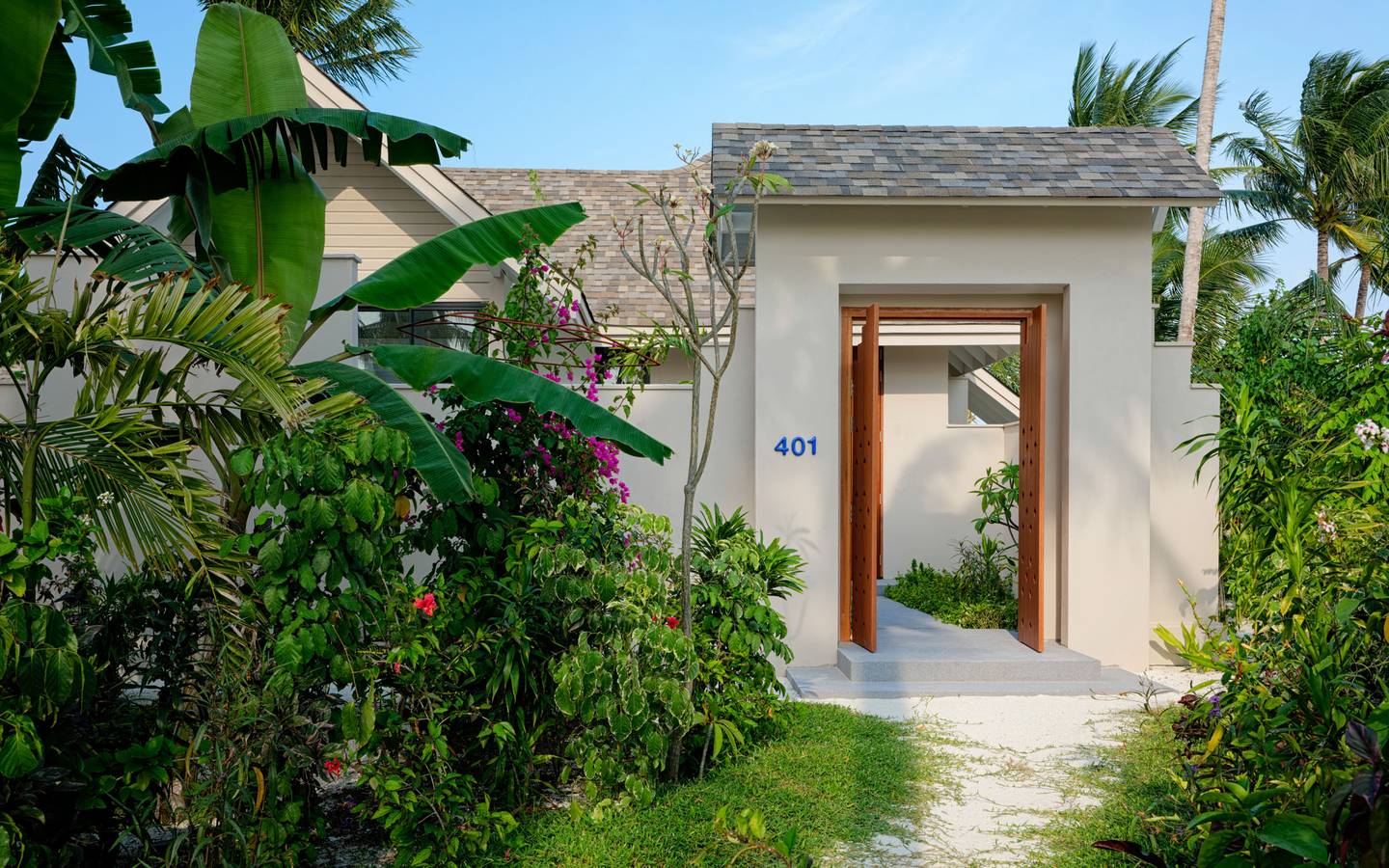 Ananea-Madivaru-Maldives-Deluxe-Beach-Pool-Villa-Entrance