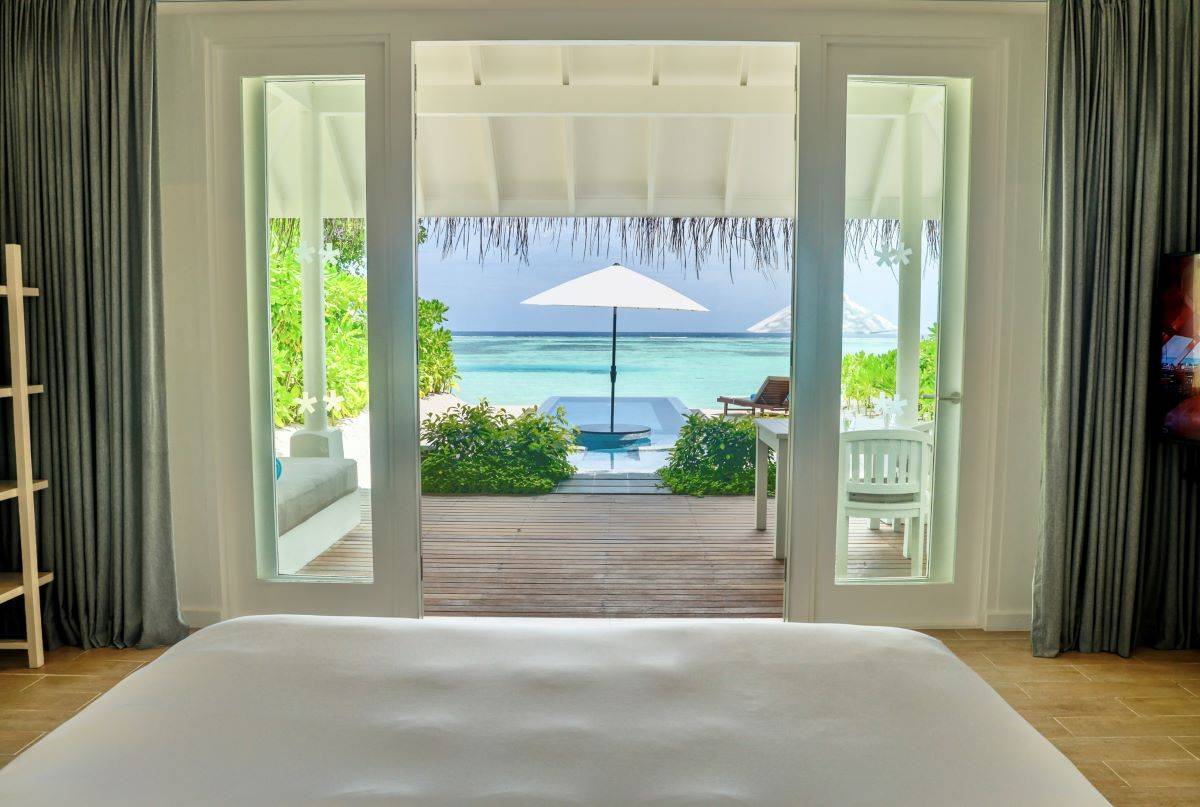 Lux* South Ari Atoll, Romantic Beach Pool Villa, Schlafen mit Meersicht