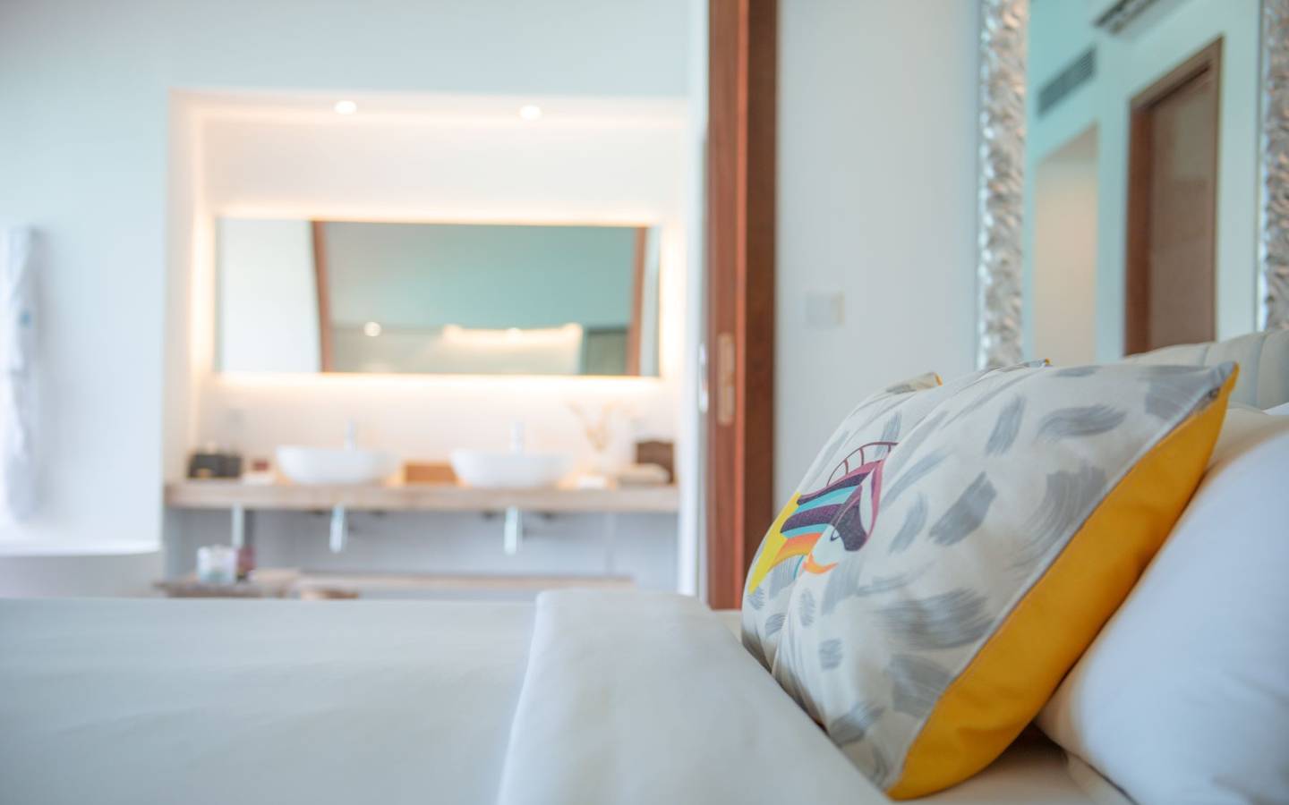 Fushifaru Maldives, Jacuzzi Water Villa, Interior Details