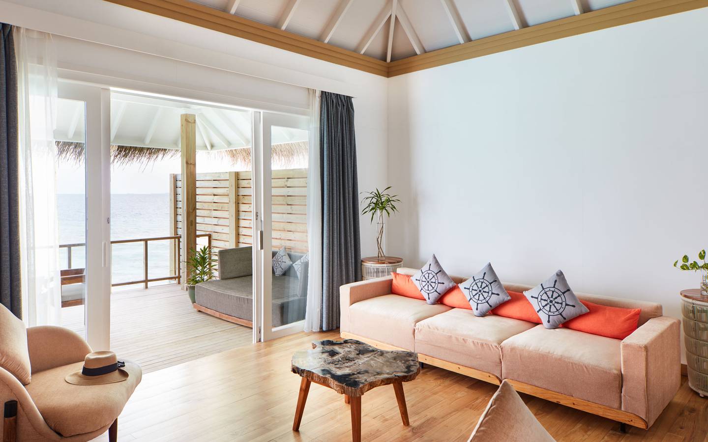 Sun Siyam Iru Veli, Malediven, Ocean Residence with Pool, Wohnzimmerr