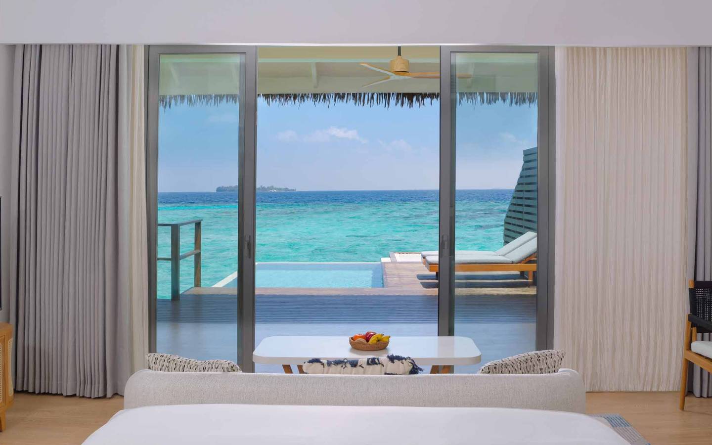 dusitd2-feydhoo-maldives-Waterfront-Pool-Villa-wohnen