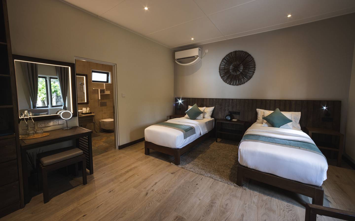 Kuredu_Resort_Maldives_Strandville_mit_zwei_Schlafzimmern_Schlafzimmer_1