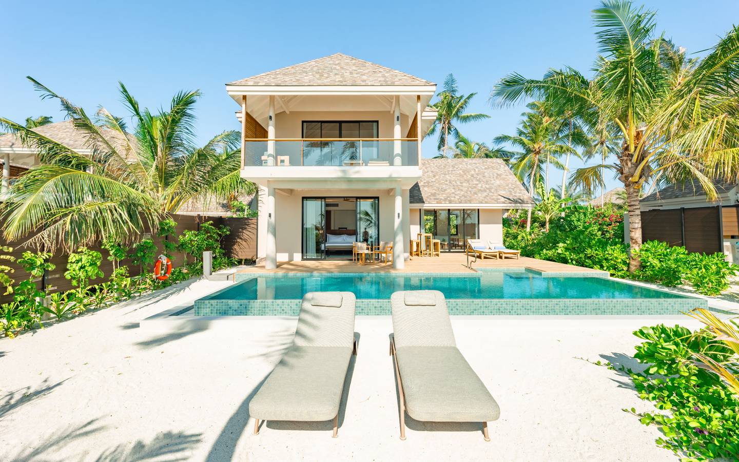 Ananea-Madivaru-Maldives-2-Bedroom-Beach-Pool-Villa-Außenansicht_2