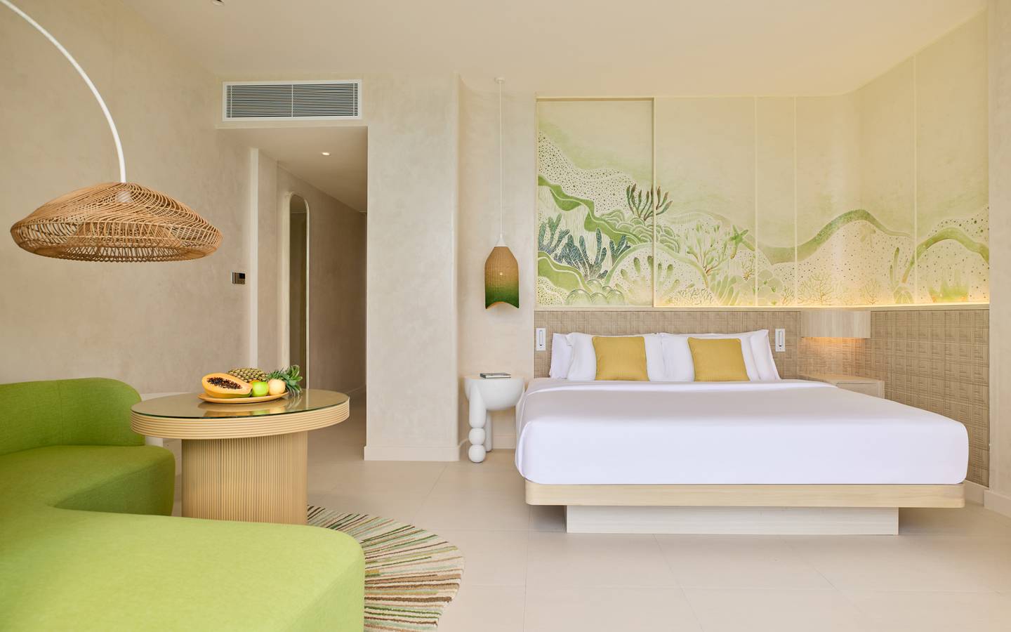 Centara_Mirage_Beachfront_Romm_with_Bath_3