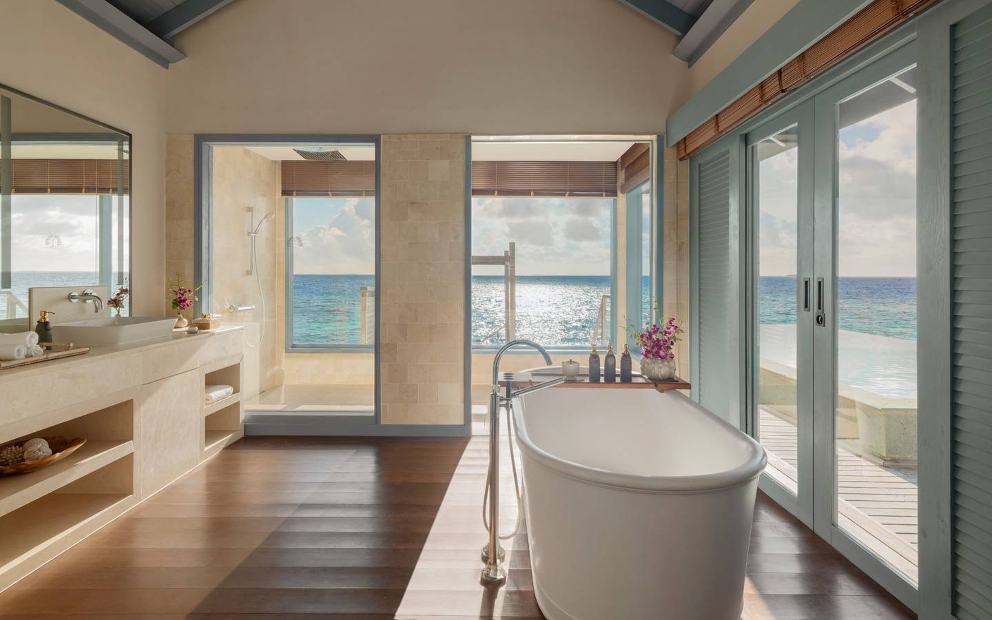 1_AC_HPIM_Overwater_Villa_Private_Pool_4