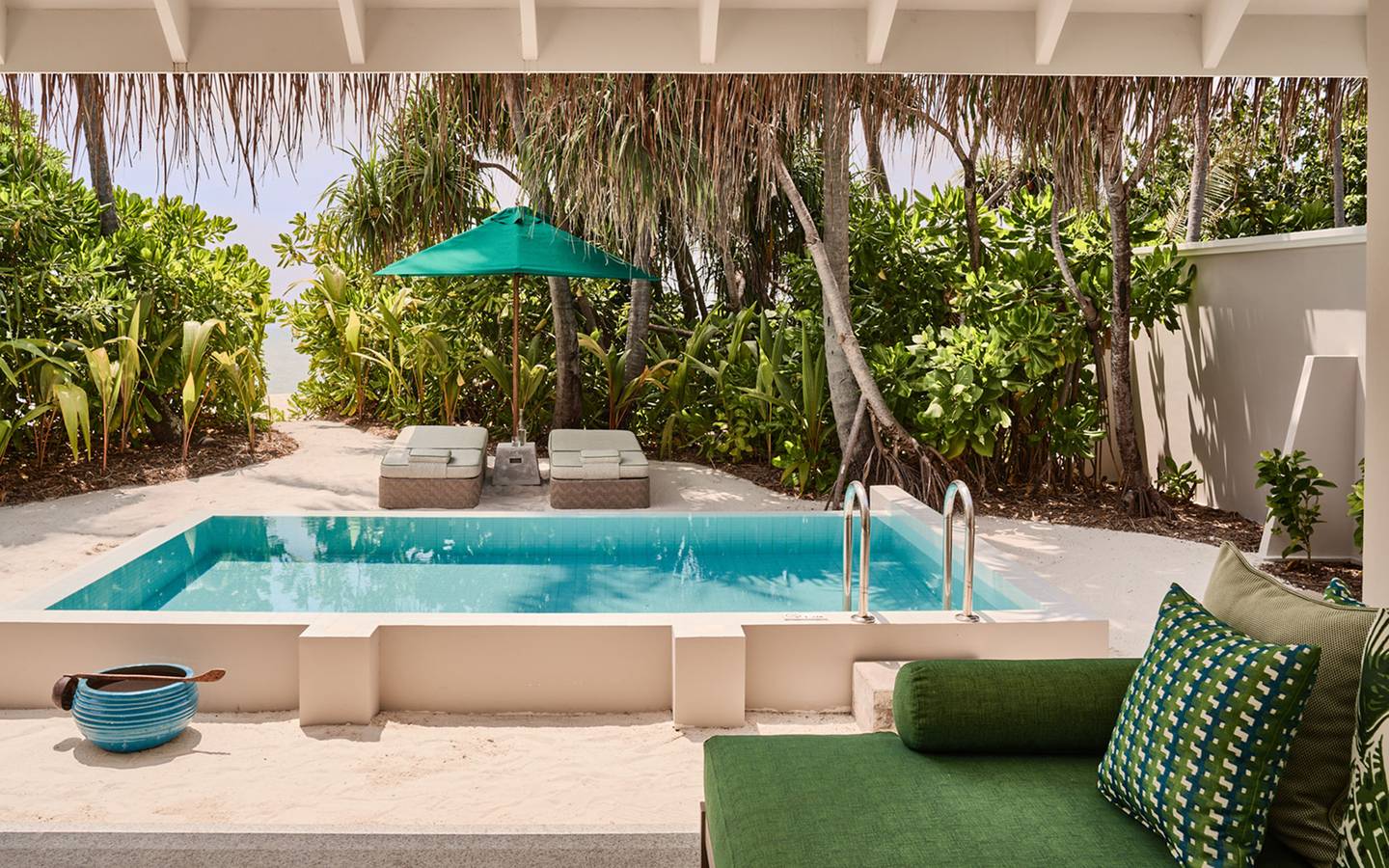 Seaside_Finolhu_Three_Bedroom_Interconnecting_beach_Villa_6