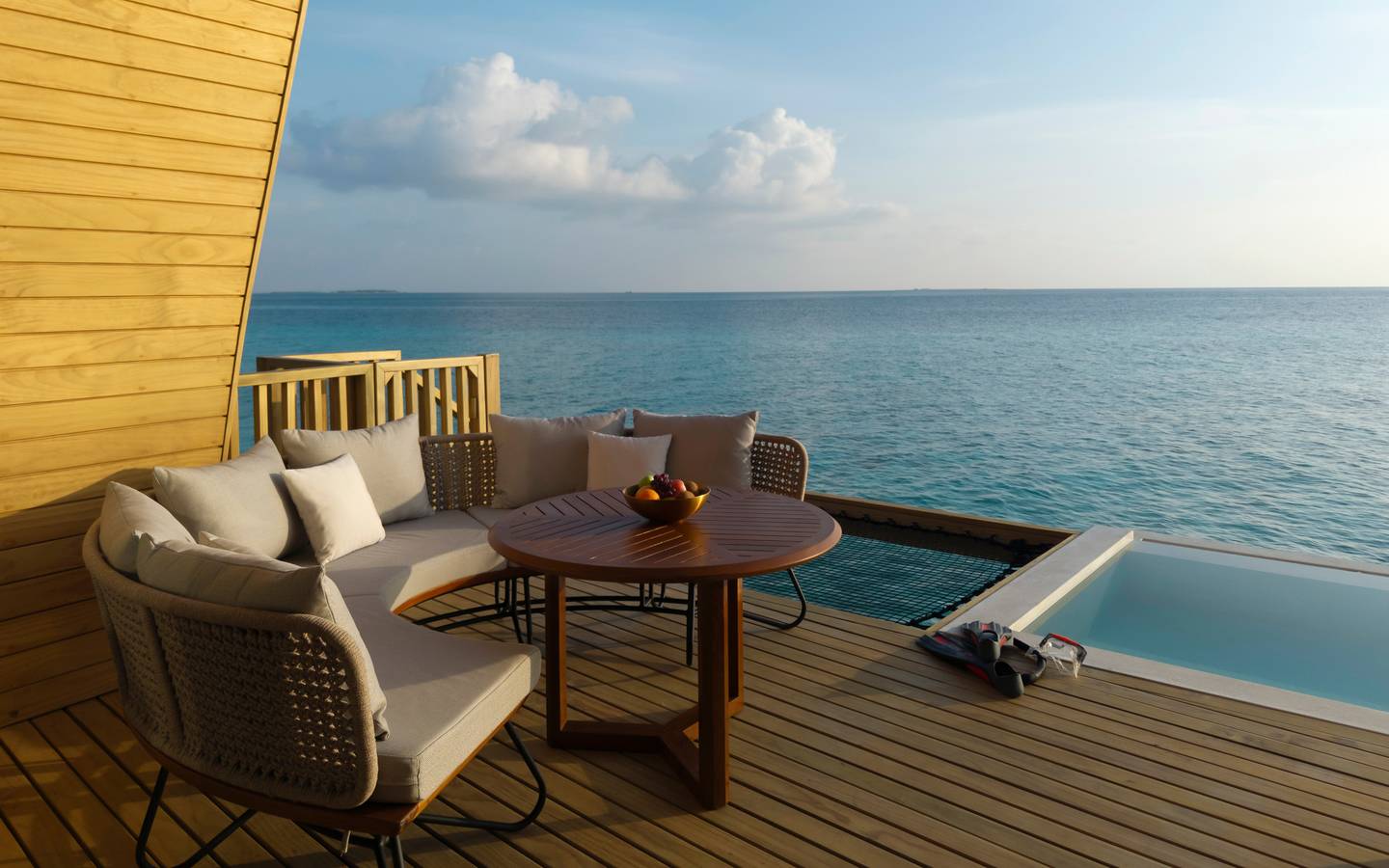 Centara_Mirage_Overwater_Sunrise_Pool_Villa_8