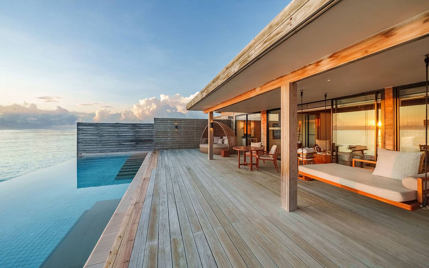 Kuda_Villingili_Sunset_Water_Villa_with_Private_Pool_4