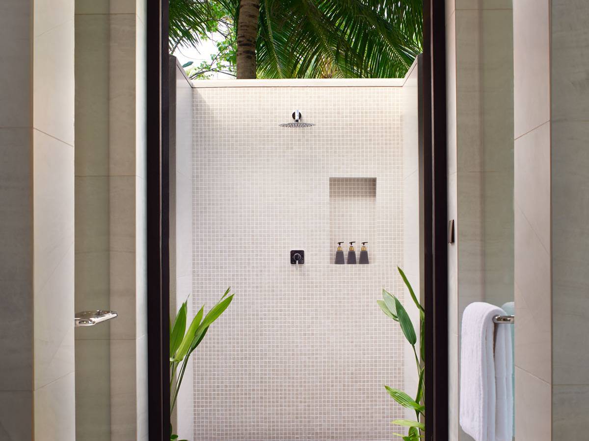 Anantara_Veli_Maldives_Beach_Pool_Villa_Badezimmer_1