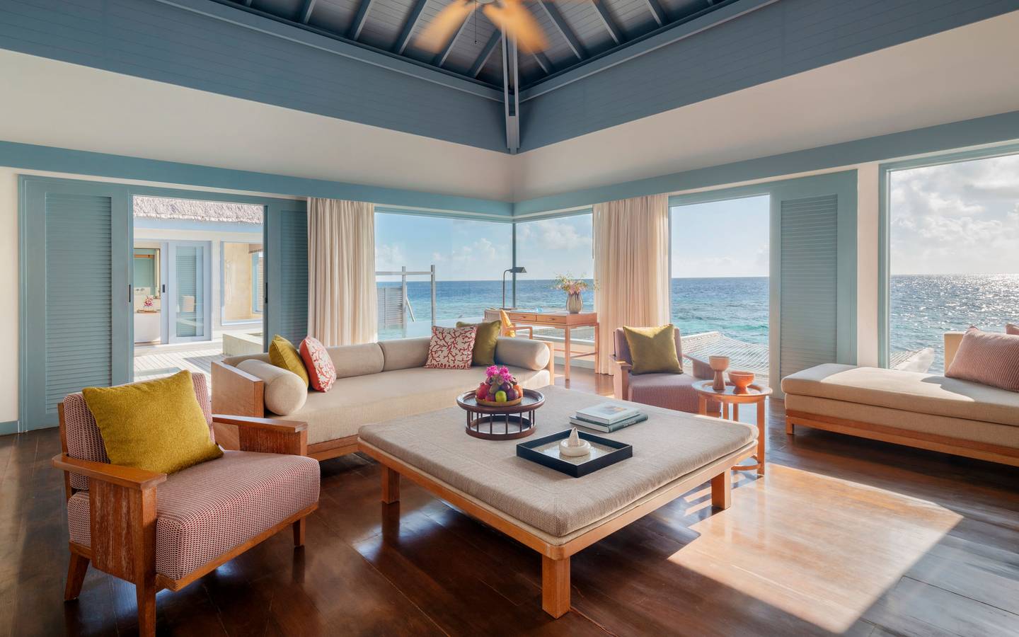 1_AC_HPIM_Overwater_Villa_Private_Poo2