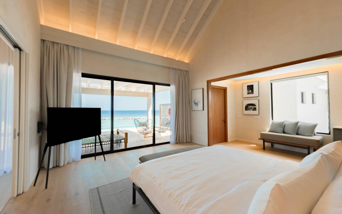 Ananea-Madivaru-Maldives-Water-Pool-Villa-Interior-1