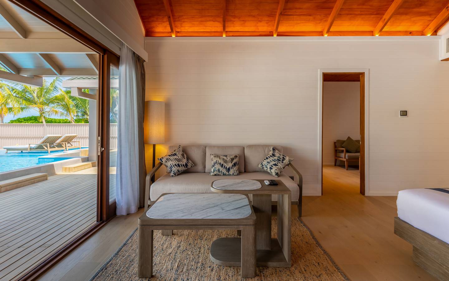 Meeru_Island_Two_Bedroom-Beach-Pool-Villa-Aerial_Interieur_1