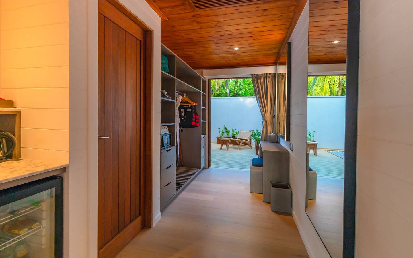 Meeru_Island_Beach_Pool_Villa_12