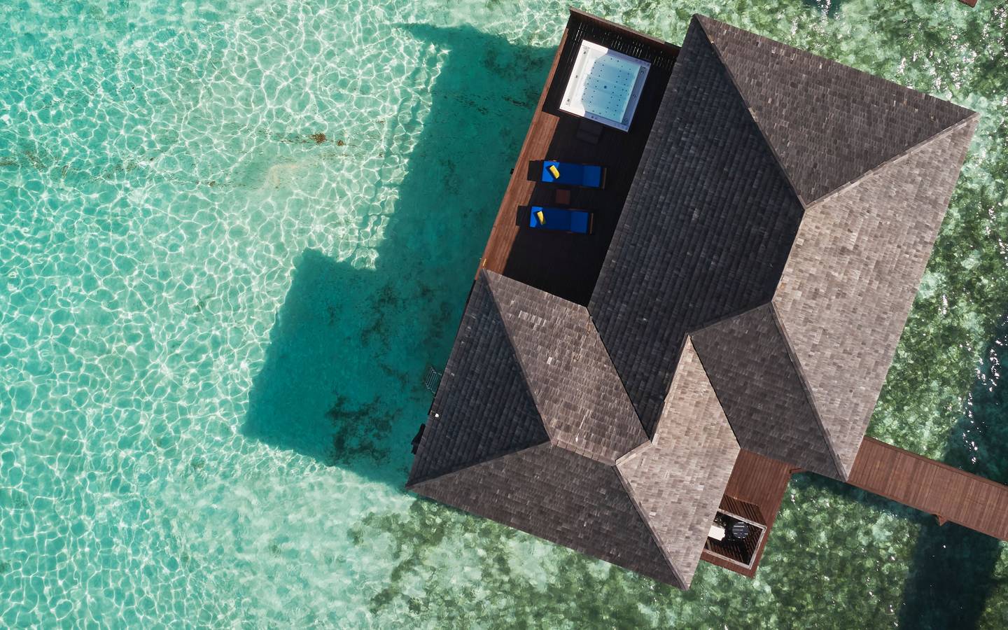 Sun_Siyam_Olhuveli_Main_Island_Prestige_Jacuzzi_Water_Villa_Aerial_2