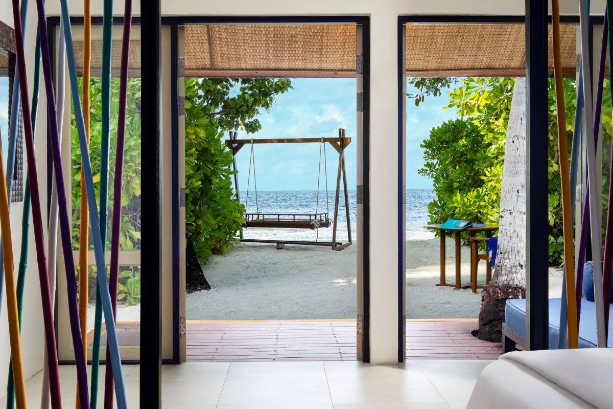 Dhawa Ihuru, Malediven, Beachfront Rainmist Villa, Zugang zum Strand