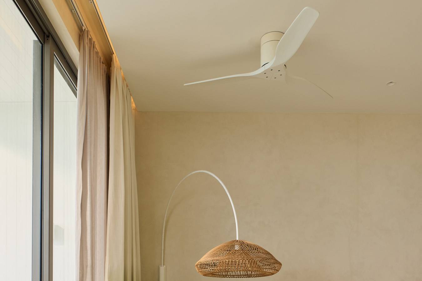 Centara_Mirage_Beachfront_Romm_with_Bath_1