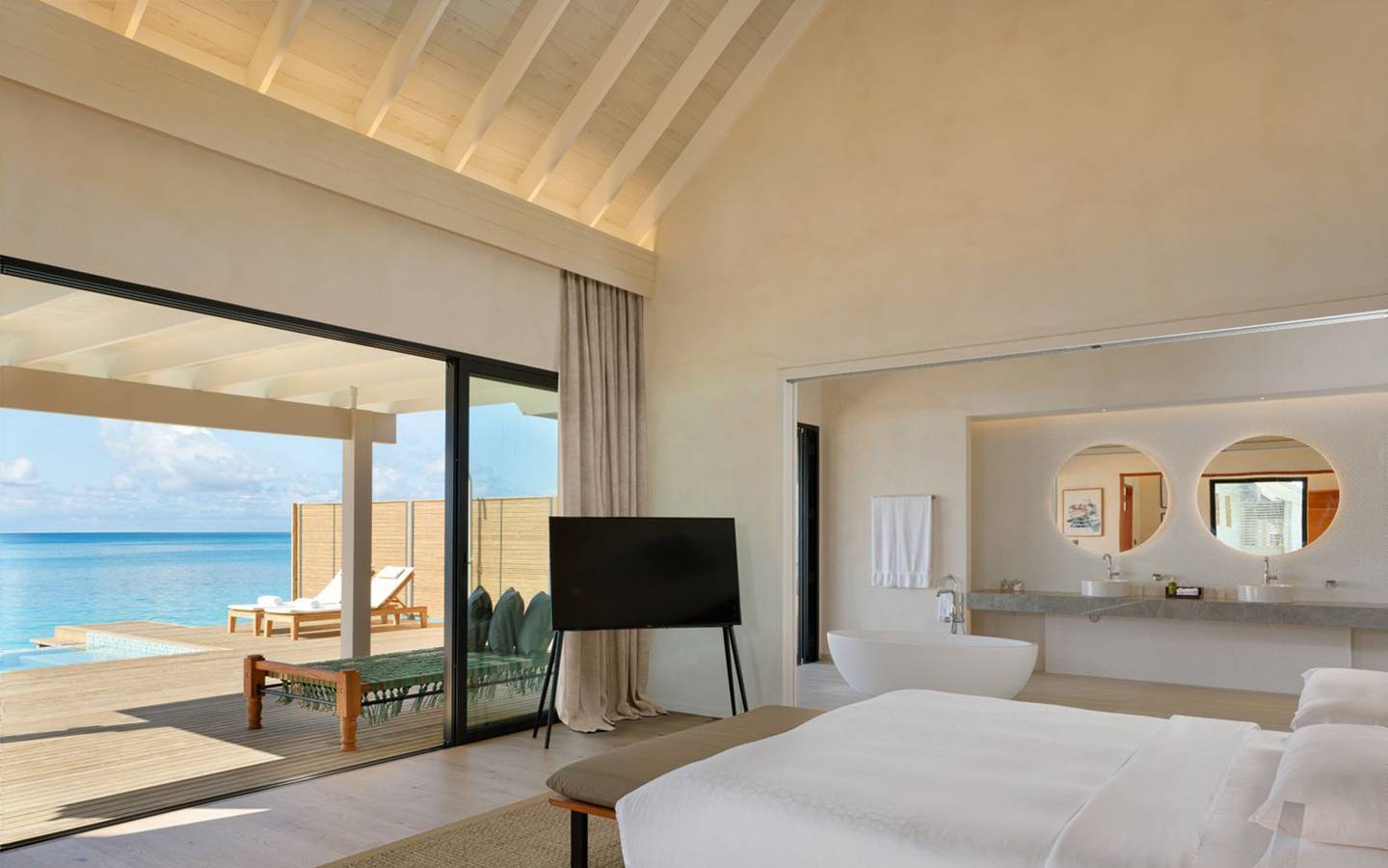 Ananea-Madivaru-Maldives-Water-Pool-Villa-Interior-11