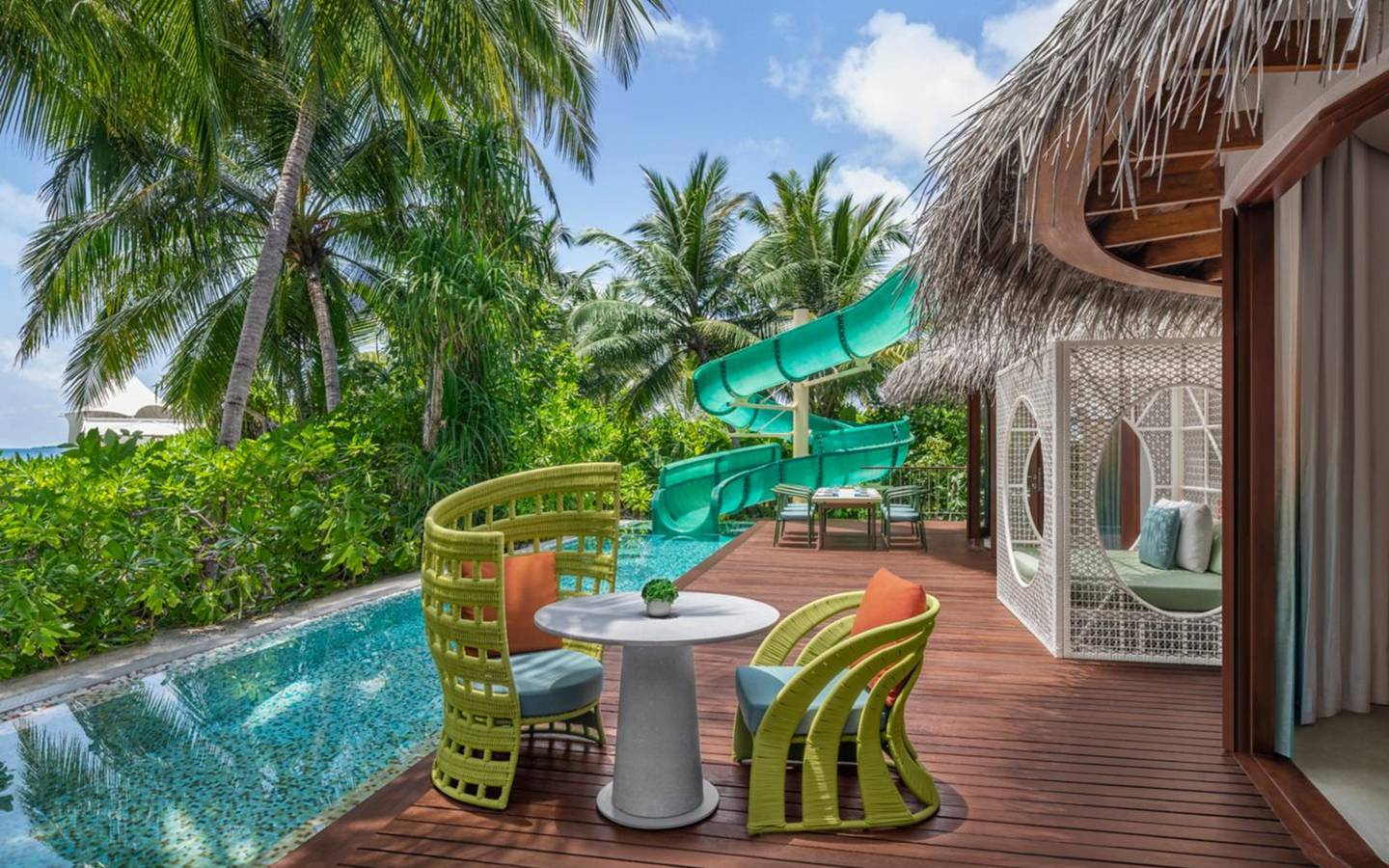 W_Maldives_Oasis_Beachvilla_mit_Rutsche_2