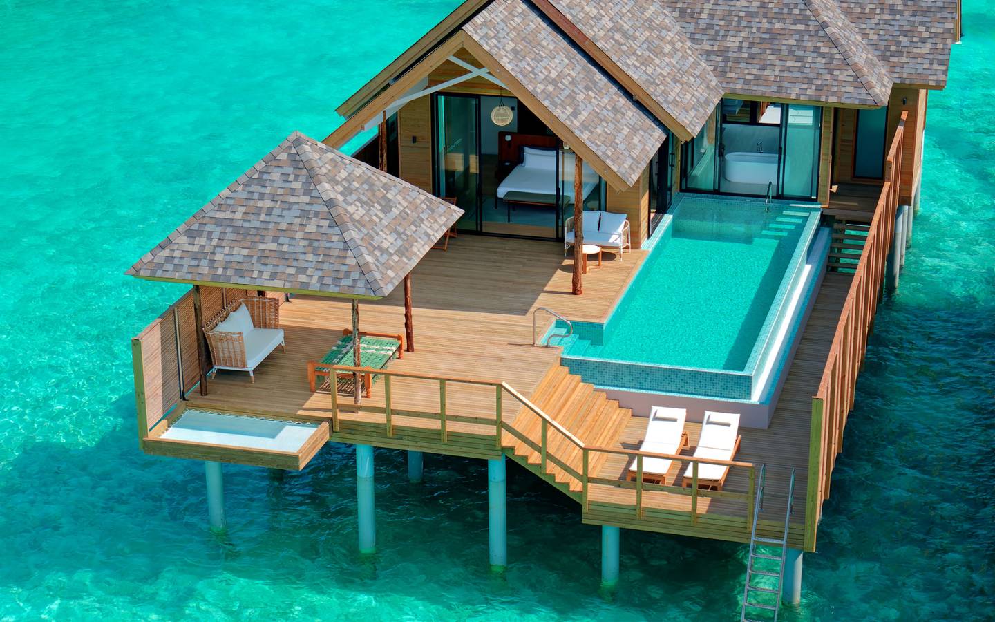 Ananea-Madivaru-Maldives-Deluxe-Water-Pool-Villa-Interior-7