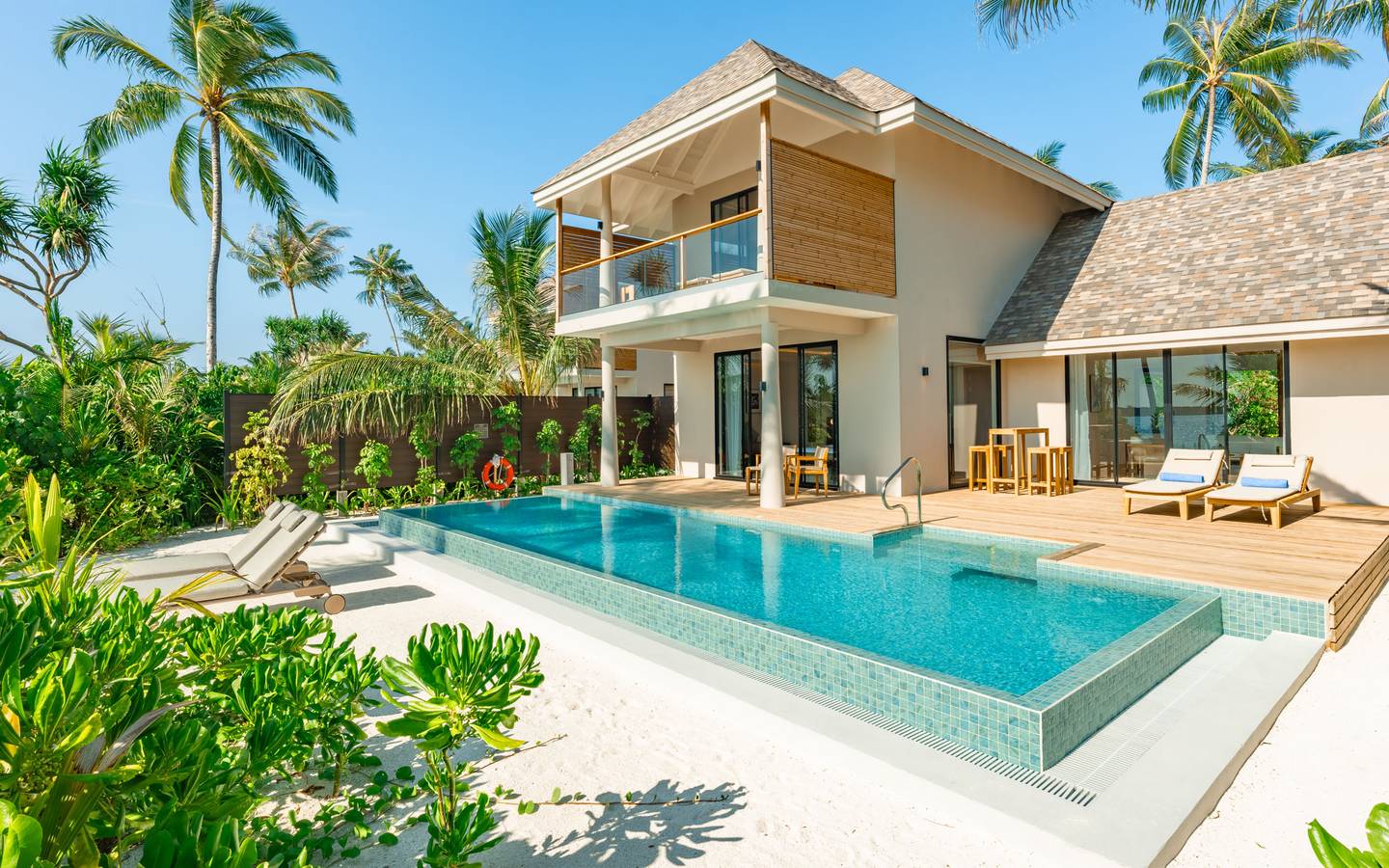 Ananea-Madivaru-Maldives-2-Bedroom-Beach-Pool-Villa-Außenansicht_1