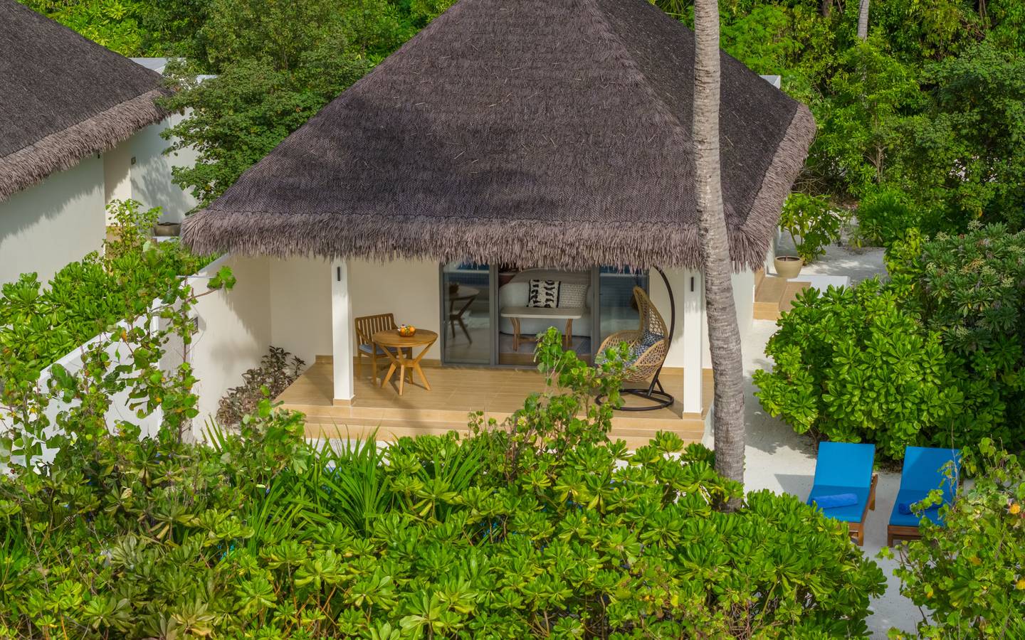 dusitd2-feydhoo-maldives-Beach-Pool-Villa-2