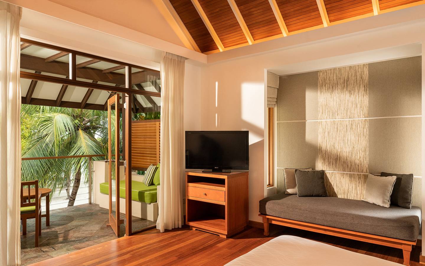 Kurumba_Maldives_2_Bedroom_Superior_Room_1