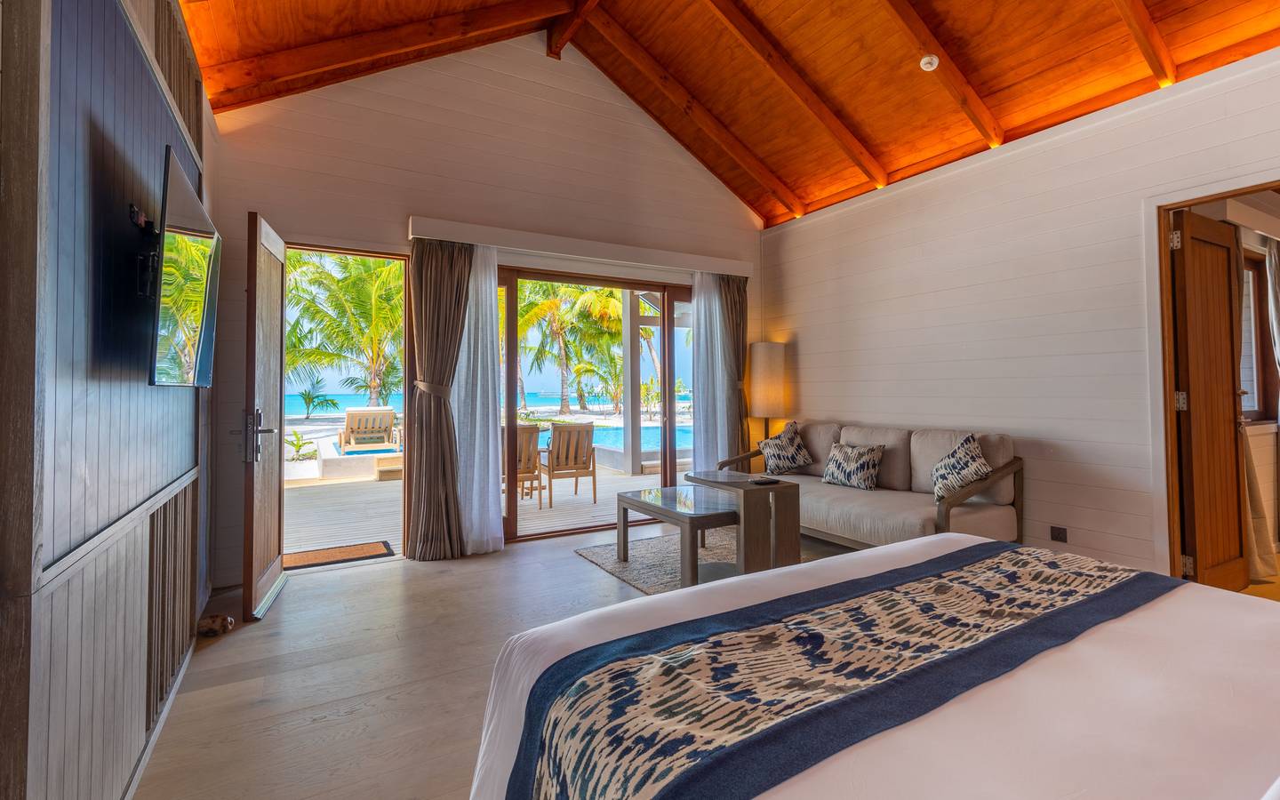 Meeru_Island_Two_Bedroom-Beach-Pool-Villa-Aerial_Interieur_6