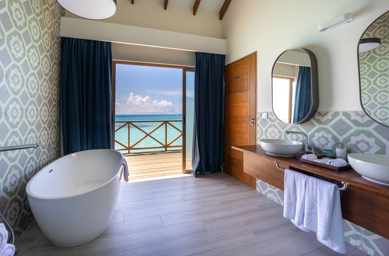 Lagoon Suite