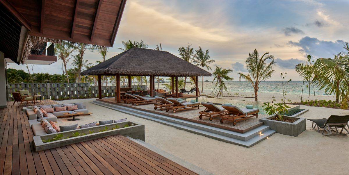 Six Senses Kanuhura, Three Bedroom Beach Reserve, Deck