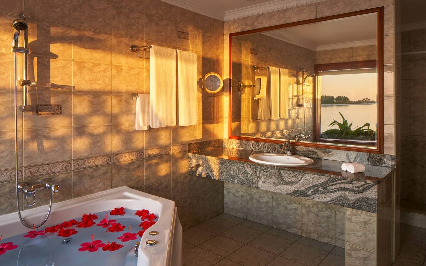 Villa_Park_Sun_Island_2_Bedroom_Overwater_Suite_3