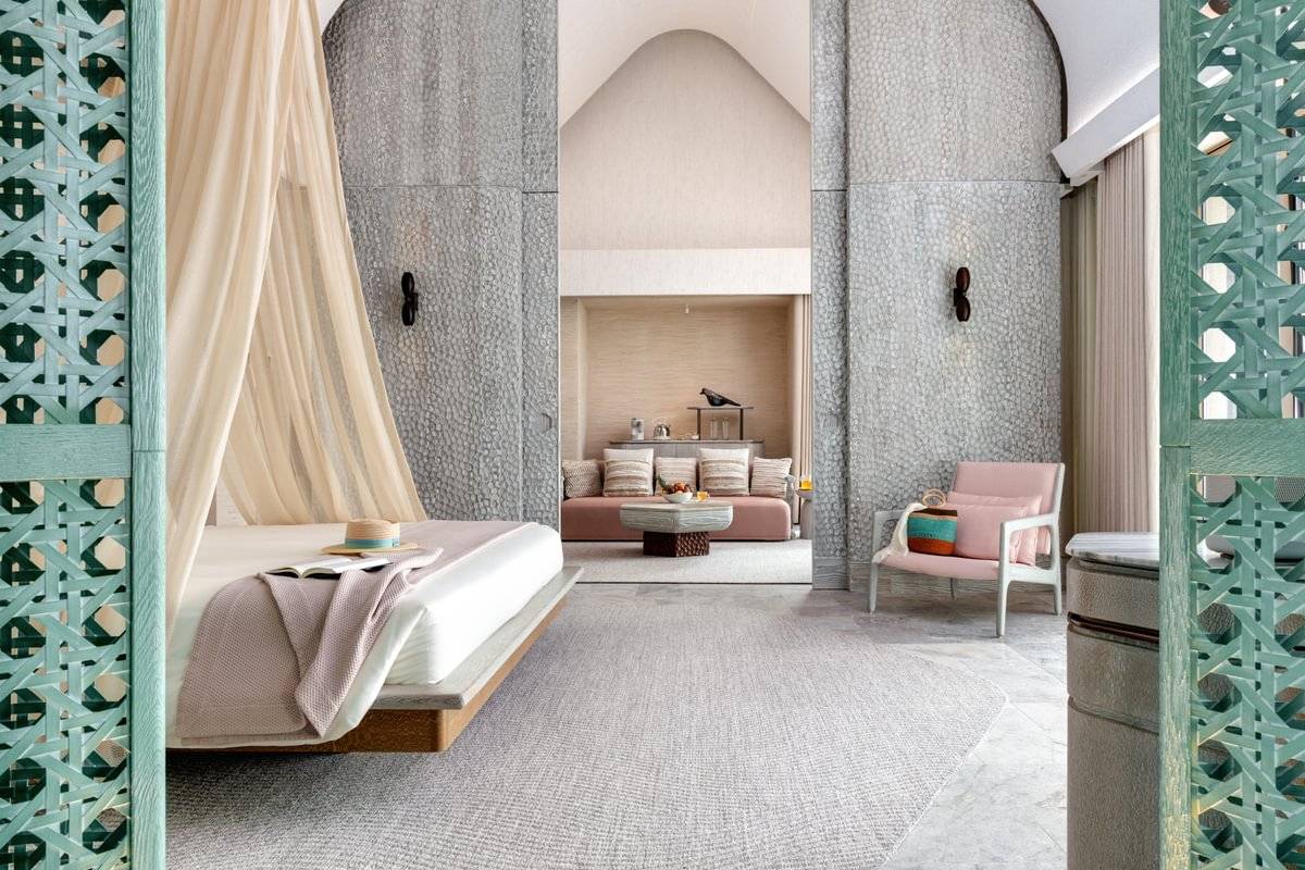 JOALI BEING | Grand Ocean Pool Villa | Schlaf - und Wohnbereich