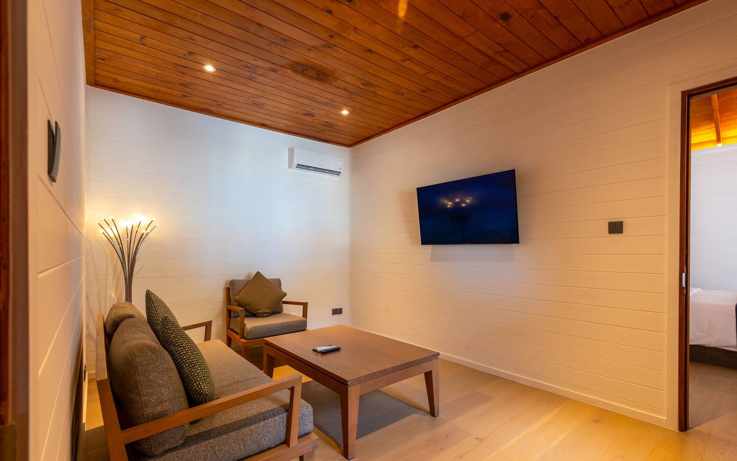 Meeru_Island_Two_Bedroom-Beach-Pool-Villa-Aerial_Interieur_2