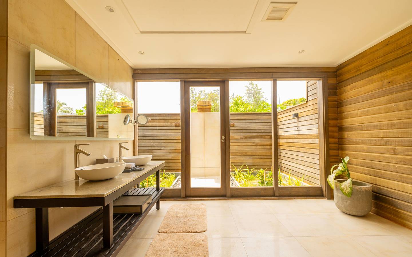 Nala_Maldives_Sunrise_Beach_Villa_7