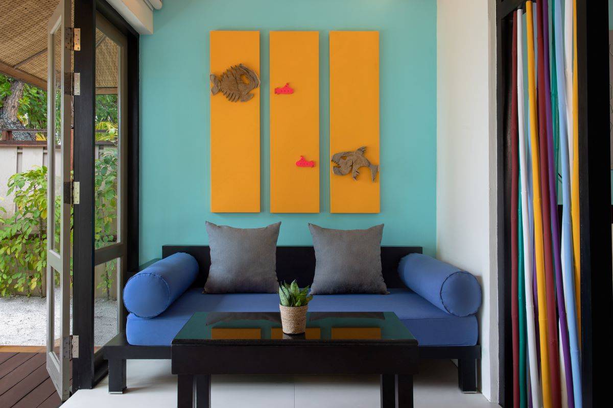 Dhawa Ihuru, Malediven, Beachfront Rainmist Villa, Wohnbereich