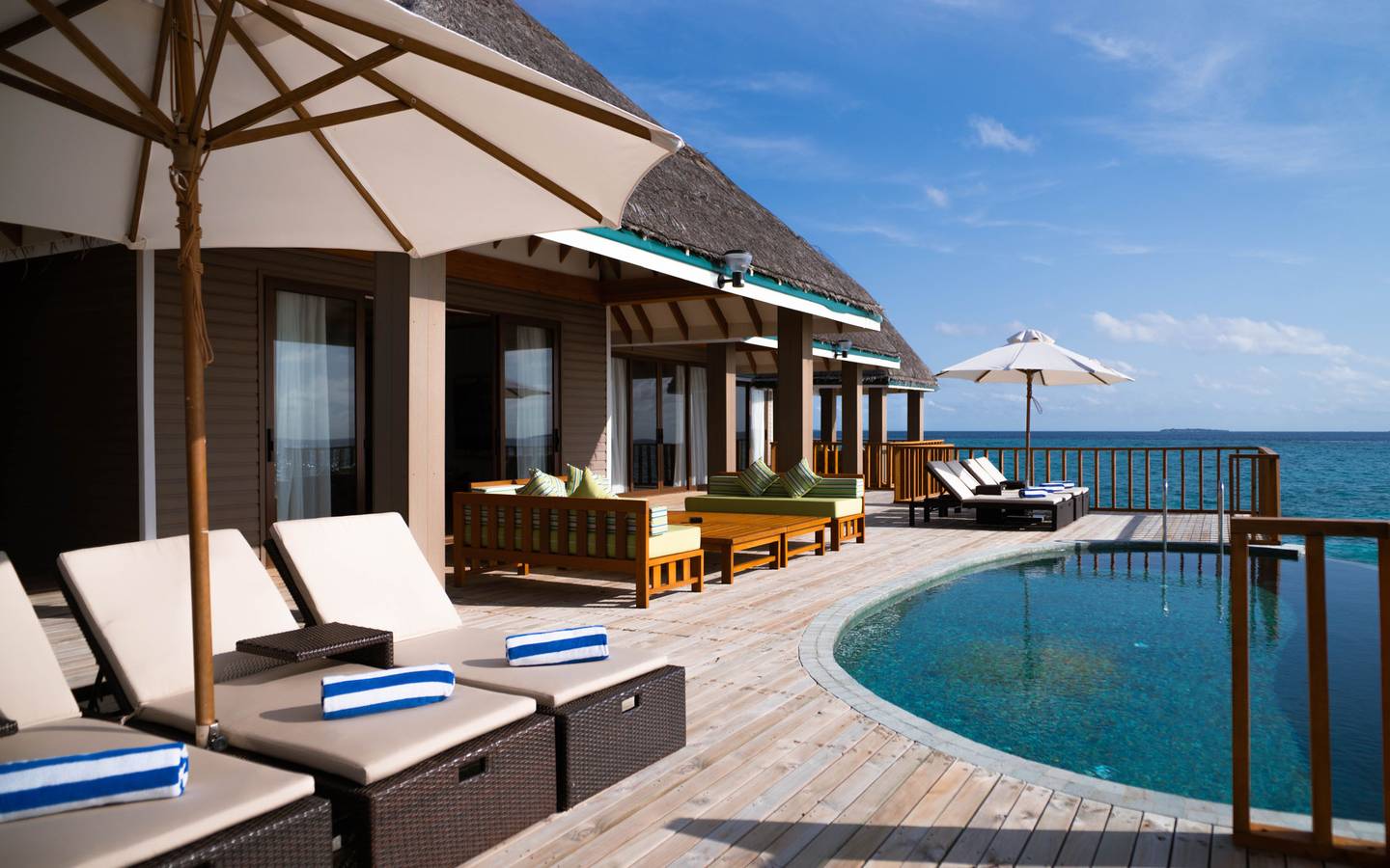 Brennia_Kottefaru_Presidential_Suite_2