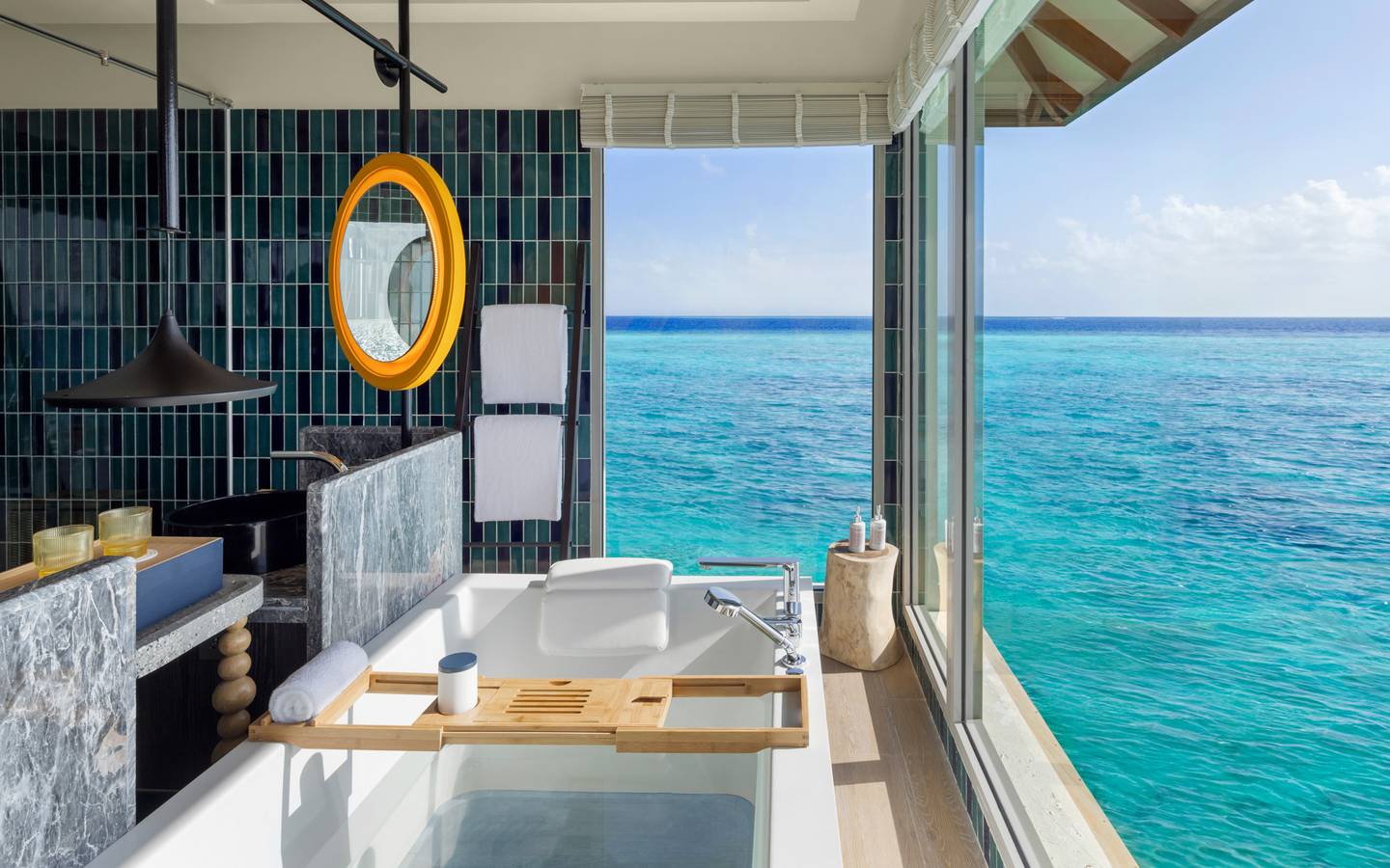 Avani Over Water Villa mit drei Schlafzimmern und Pool