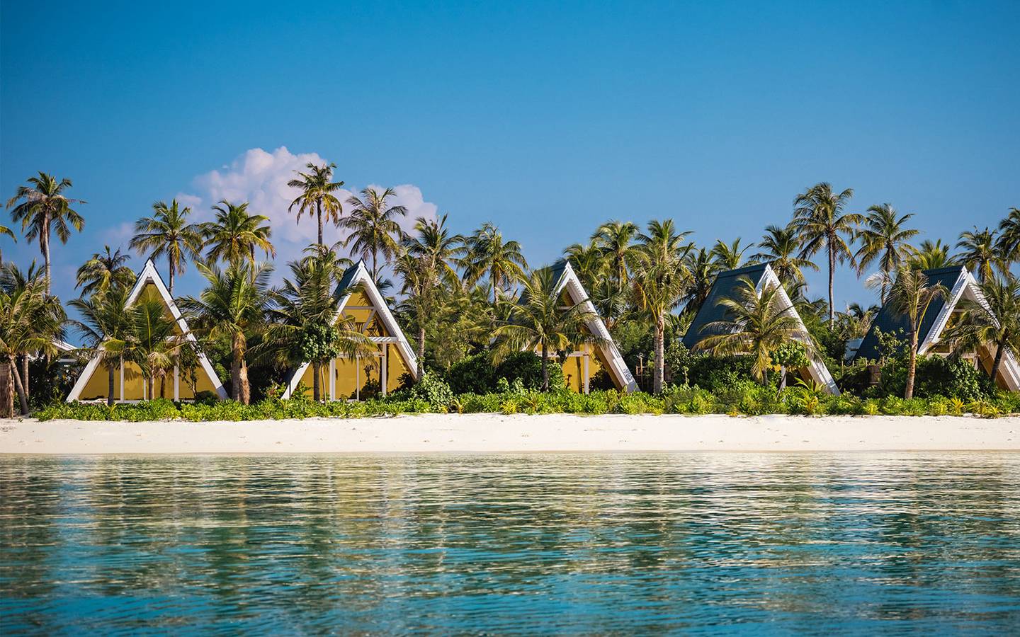 Oaga_Art_Resort_Haruge_Beach_Villa_Beach_2