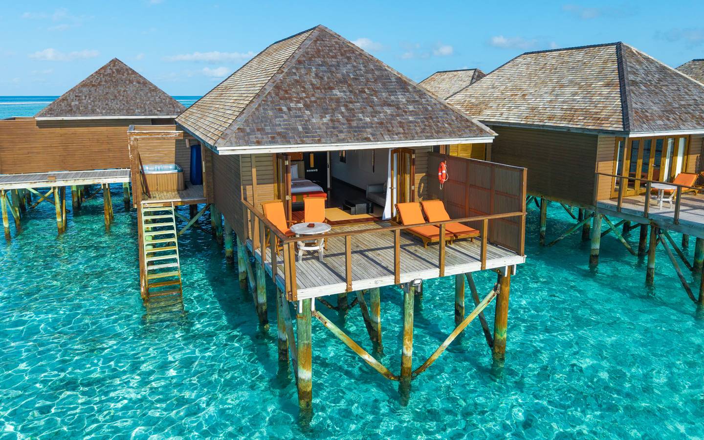 Meeru_Island_Ocean_Villa_aerial_1