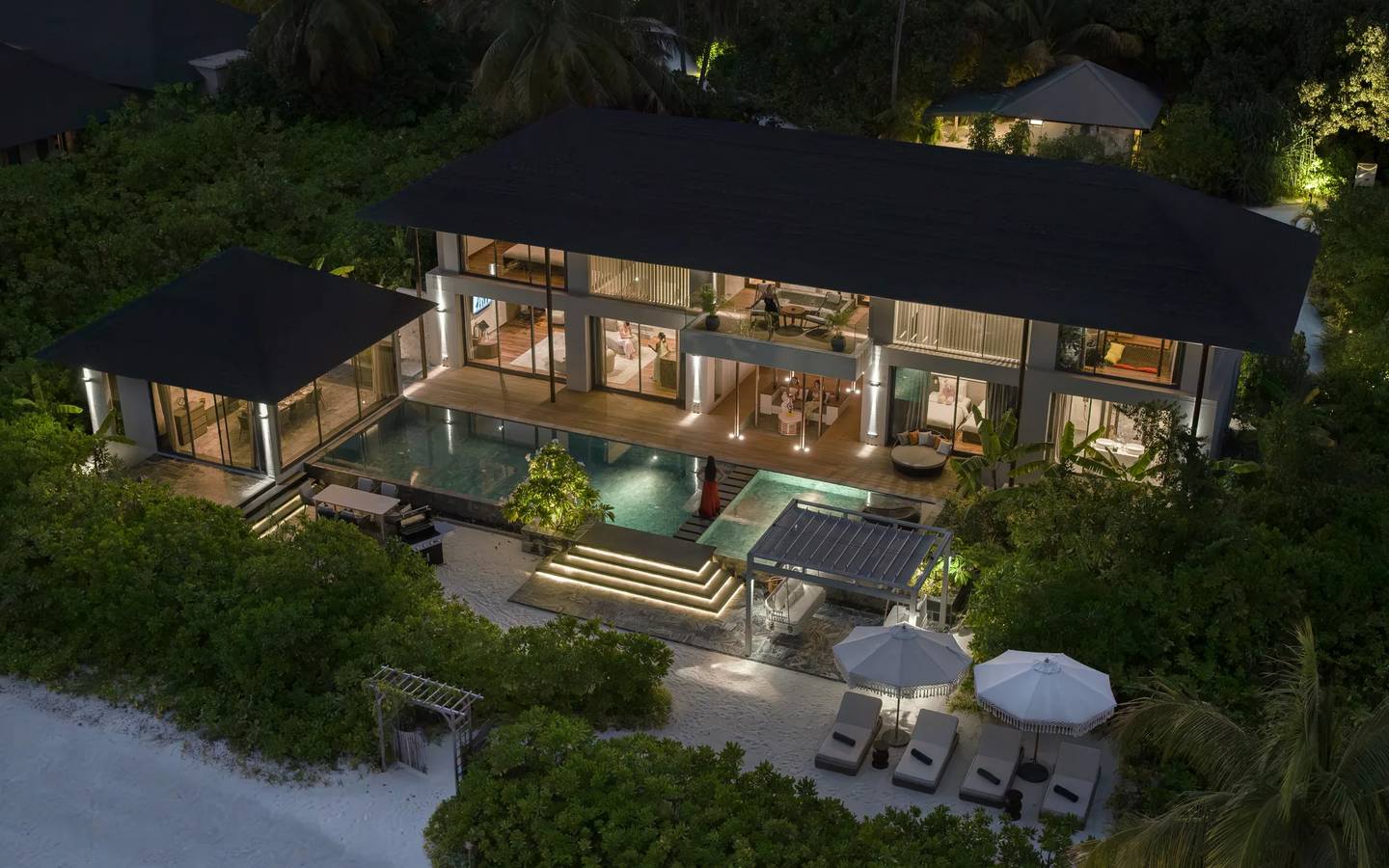 Madifushi_Private_Island_Maldives_Bella_Six_Villa_Aerial_2