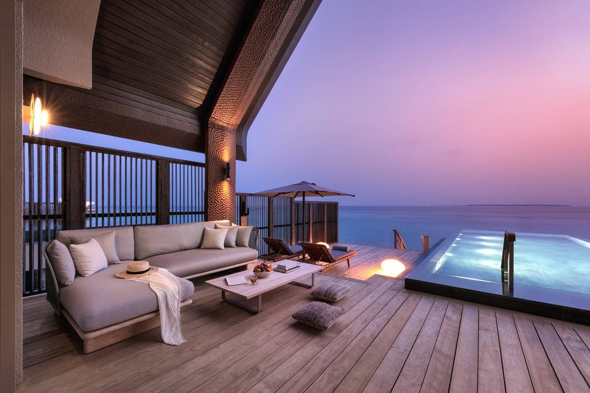 JOALI BEING | Ocean Pool Villa | Sundeck Nacht