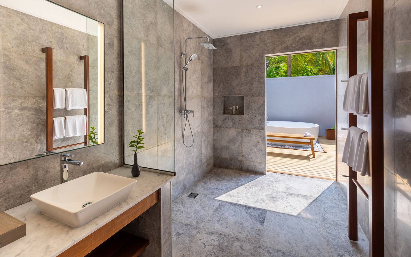 Meeru_Island_Two_Bedroom-Beach-Pool-Villa-Aerial_Interieur_14