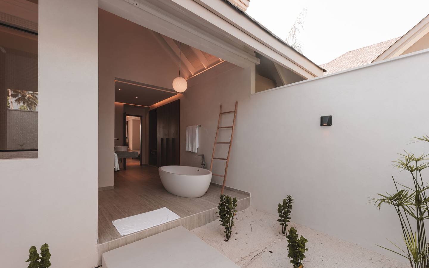 Ananea-Madivaru-Maldives-2-Bedroom-Beach-Pool-Villa-Sleeping_4