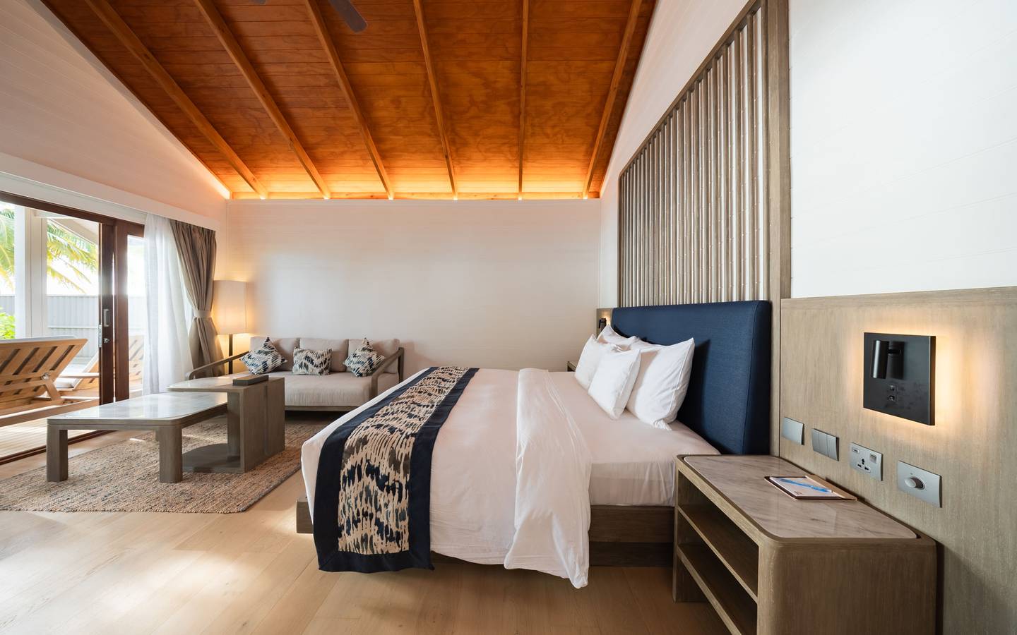 Meeru_Island_Beach_Pool_Villa_09