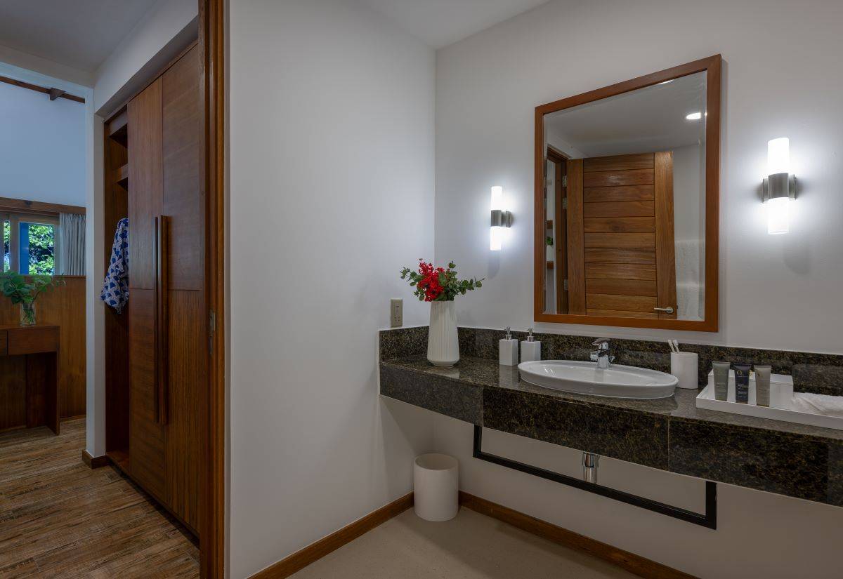 Ifuru Island Maldives, Malediven, Sunset Sky Suite, Waschbecken